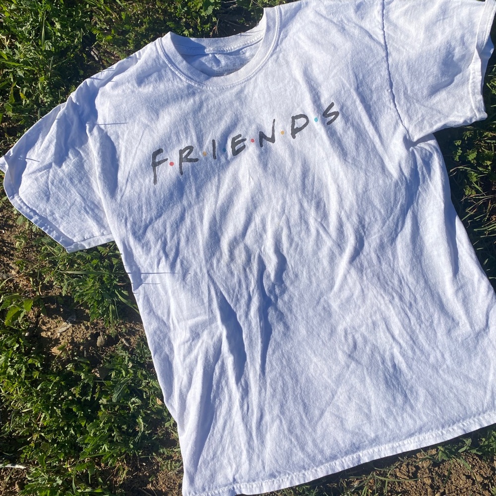 F R I E N D S TEE